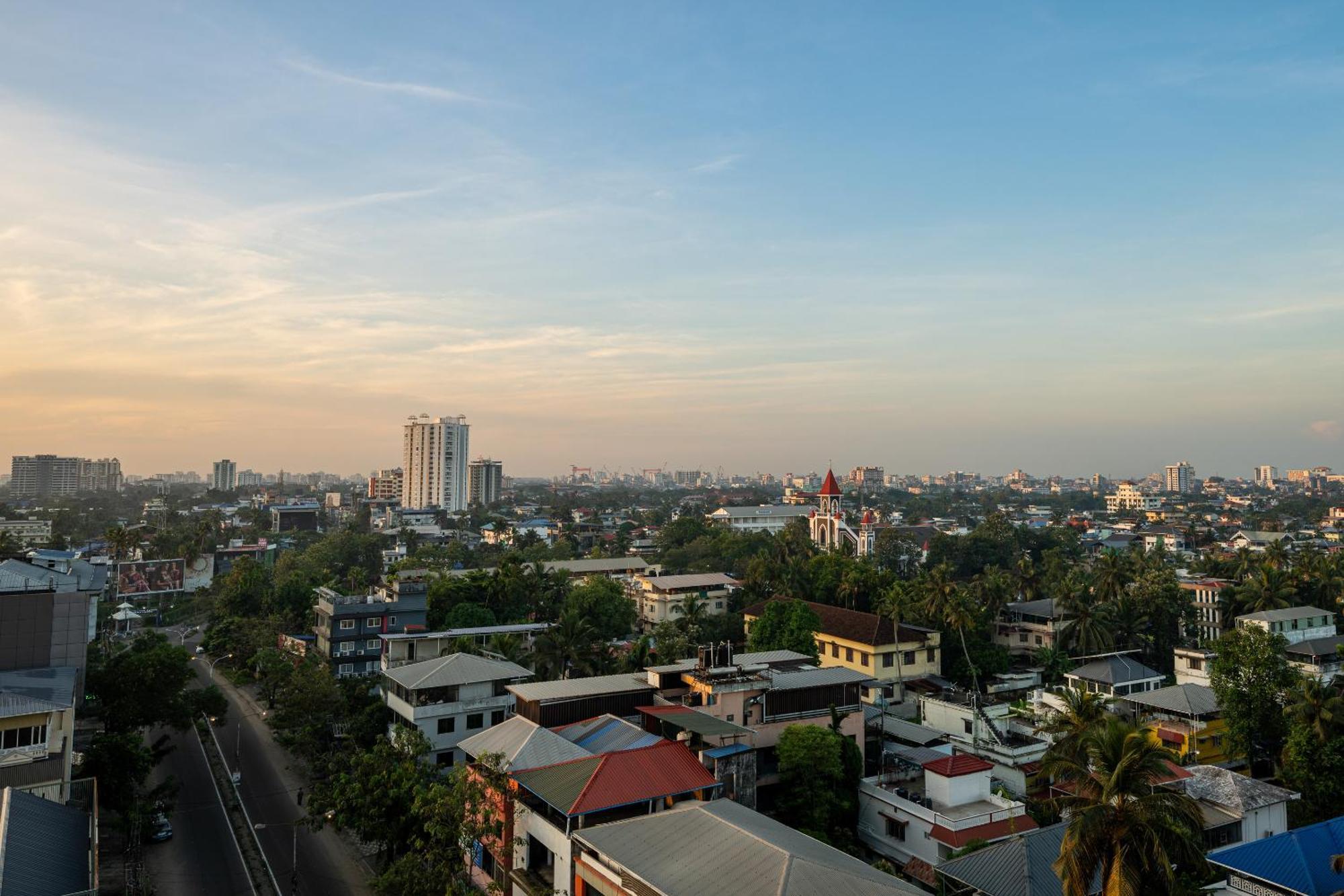 Cj Grande By Jesway Hotels & Resorts Kochi Ngoại thất bức ảnh
