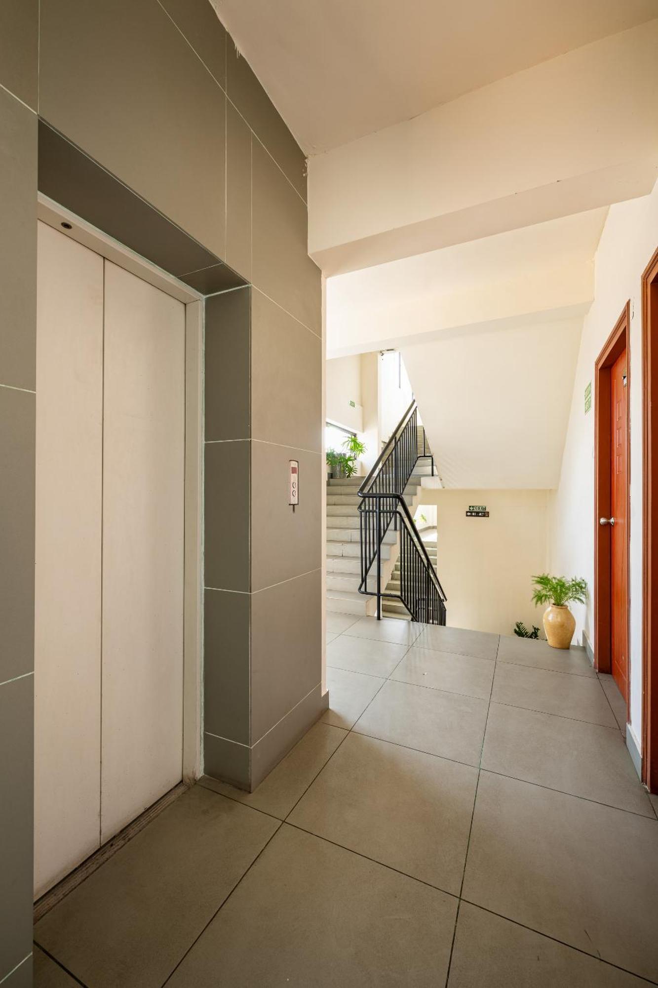 Cj Grande By Jesway Hotels & Resorts Kochi Ngoại thất bức ảnh